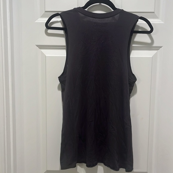 Netflix Stranger things embroidered sleeveless T-shirt tank Medium M unisex - Picture 6 of 7